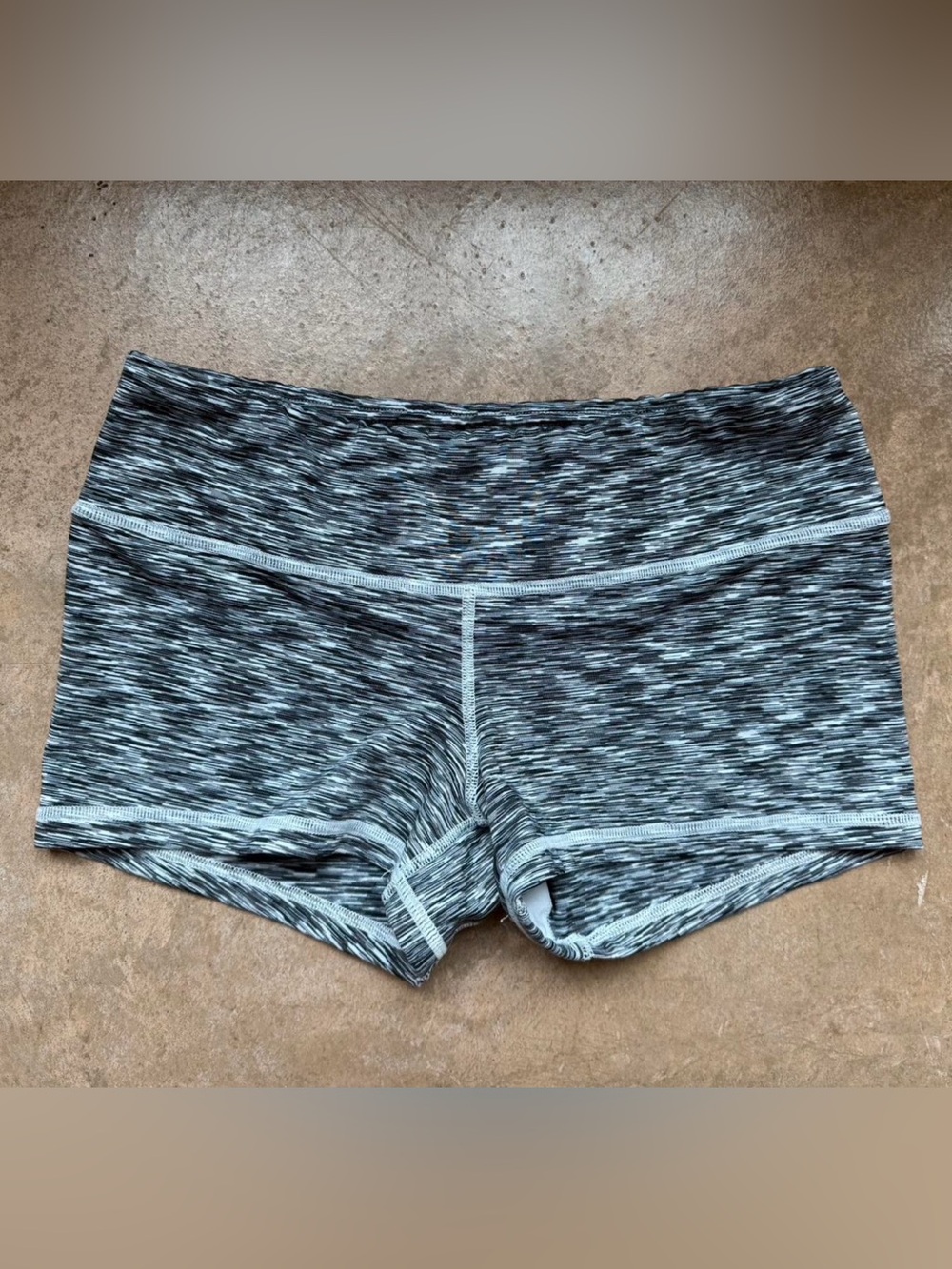 FLEO Athletic Shorts 🖤
